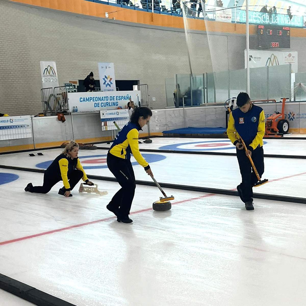 Actualment esteu veient EL CURLING PUIGCERDÀ PÀNXING VIATJA A JACA PER A PARTICIPAR EN LA FASE FINAL DELS DOBLES MIXTOS JÚNIORS I LA SEGONA FASE DE LA LIGA ESPAÑOLA