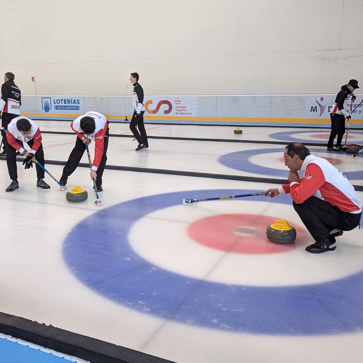 Actualment esteu veient EL CURLING PUIGCERDÀ DESCENDEIX A LA SEGONA DIVISIÓ ESTATAL DESPRÉS DEL CAMPIONAT D’ESPANYA MASCULÍ 2025